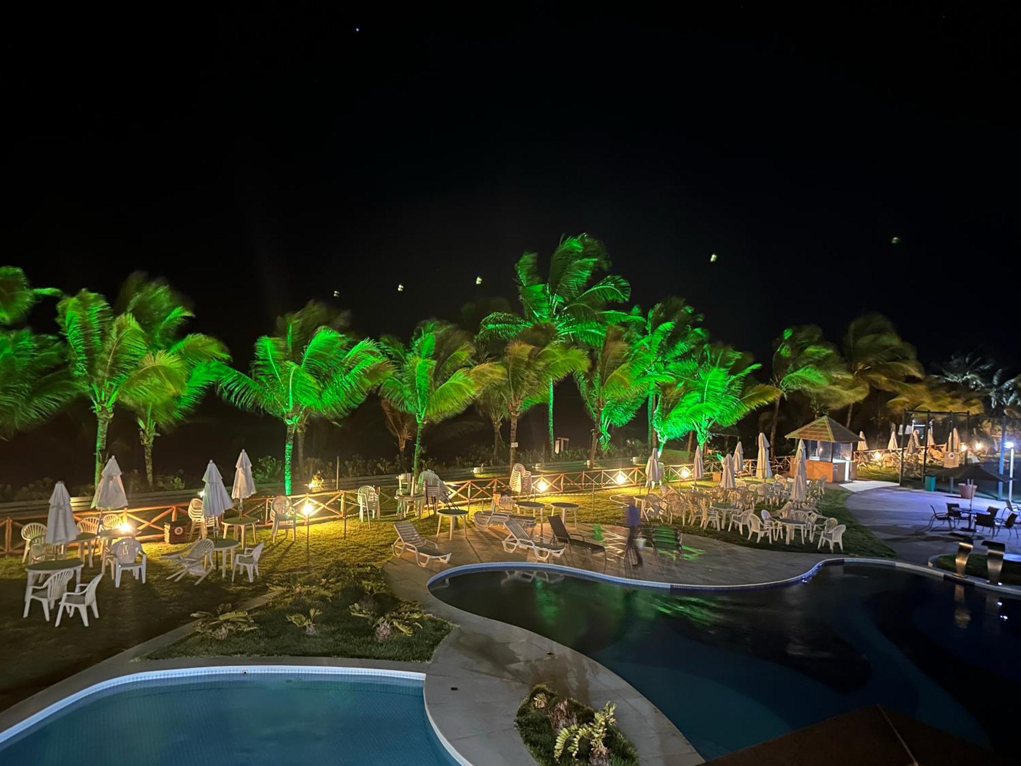 Flat Guarajuba 4 Quartos Terreo A Beira Mar - Pe Na Areia - Governanca Com Arrumadeira E Wi Fi Inclusos Camassari Exteriör bild